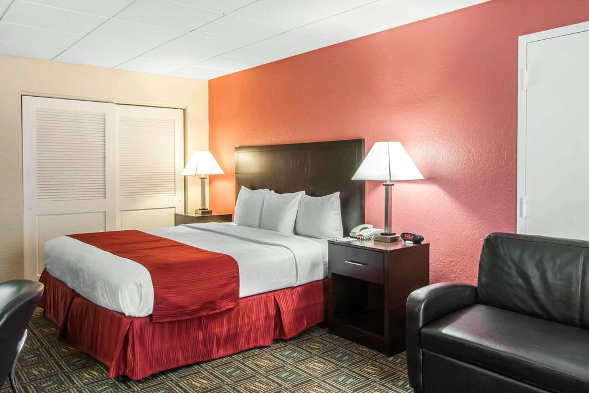 Quality Inn & Conference Center Tampa Exteriör bild