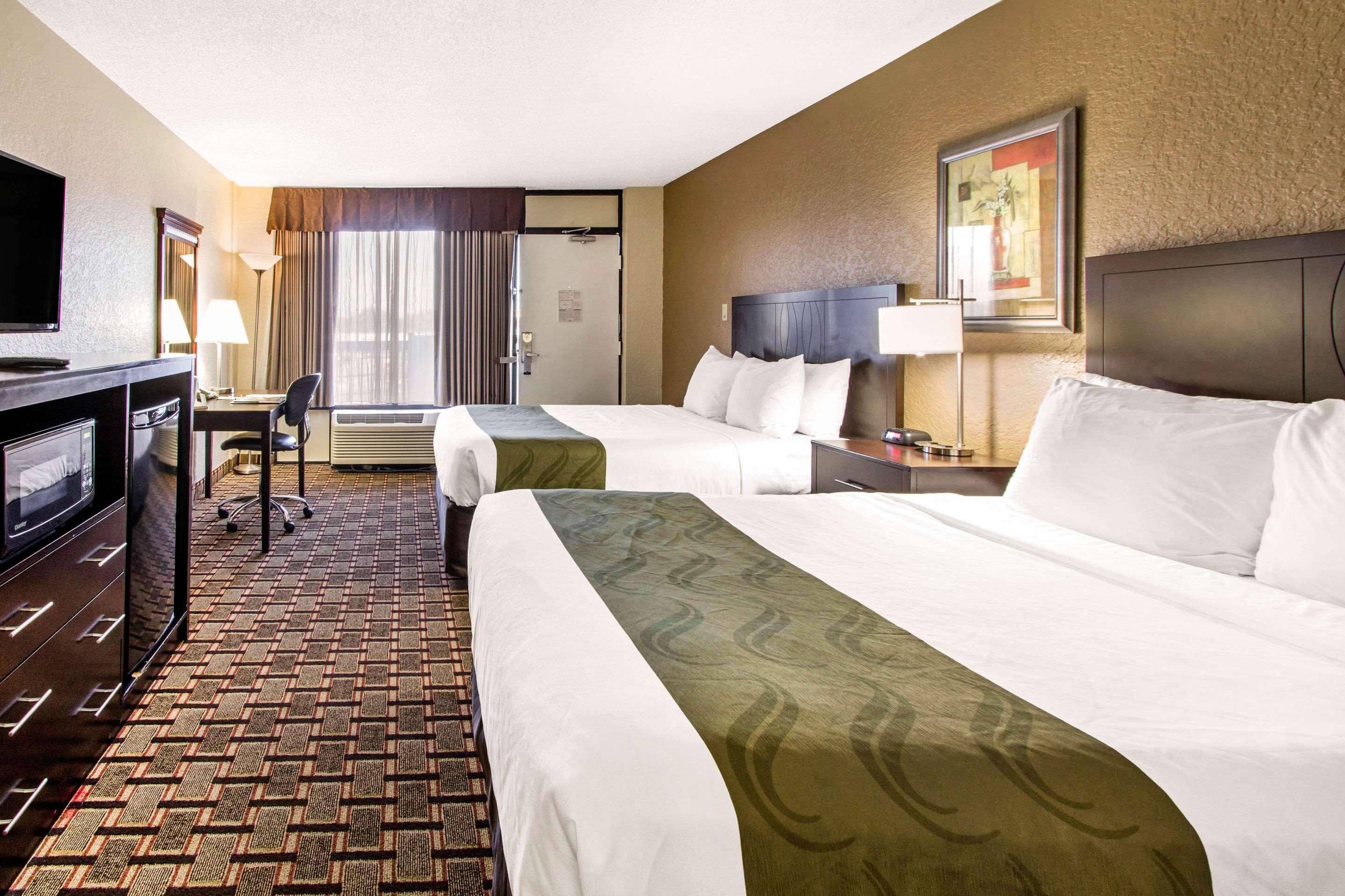Quality Inn & Conference Center Tampa Exteriör bild