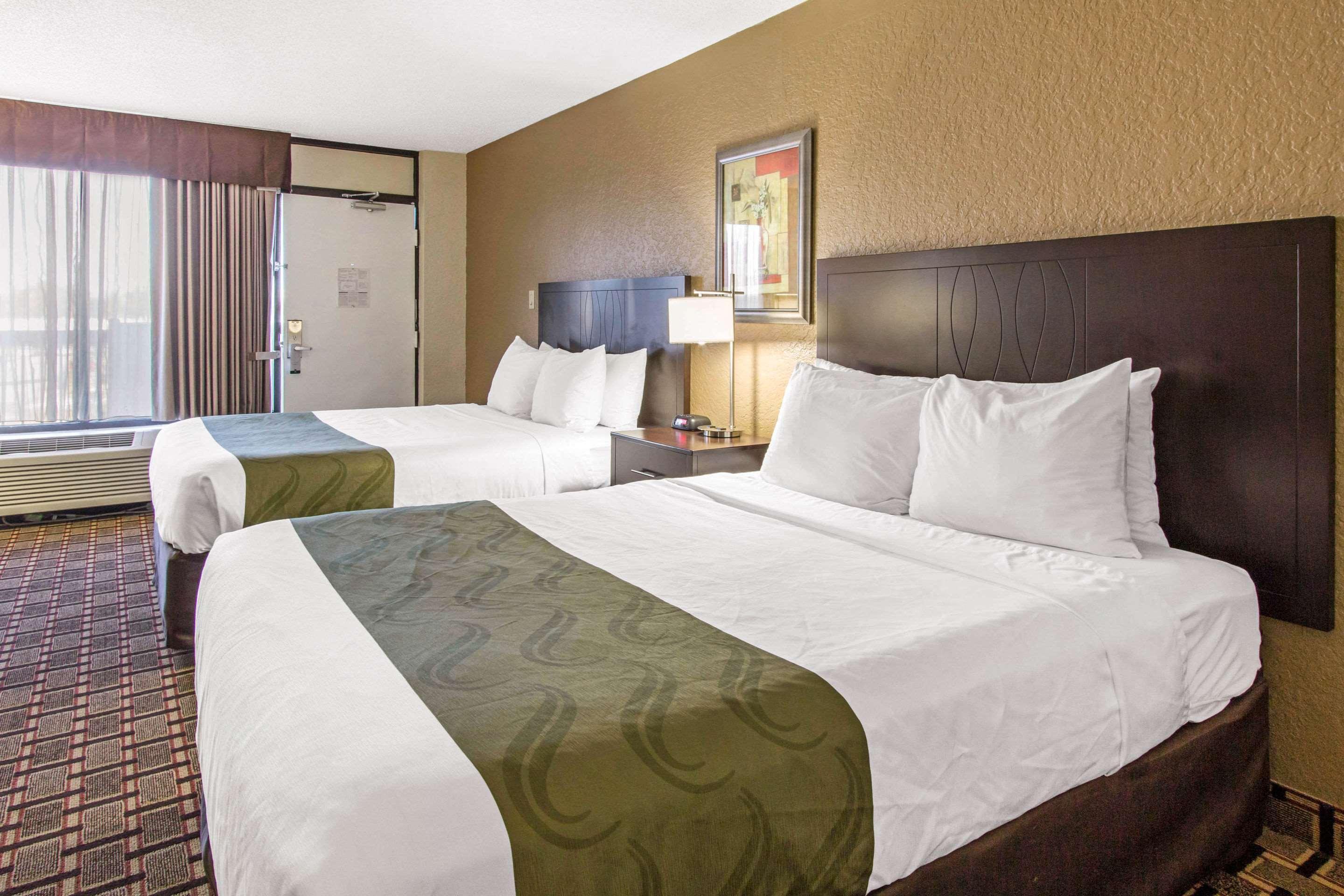 Quality Inn & Conference Center Tampa Exteriör bild