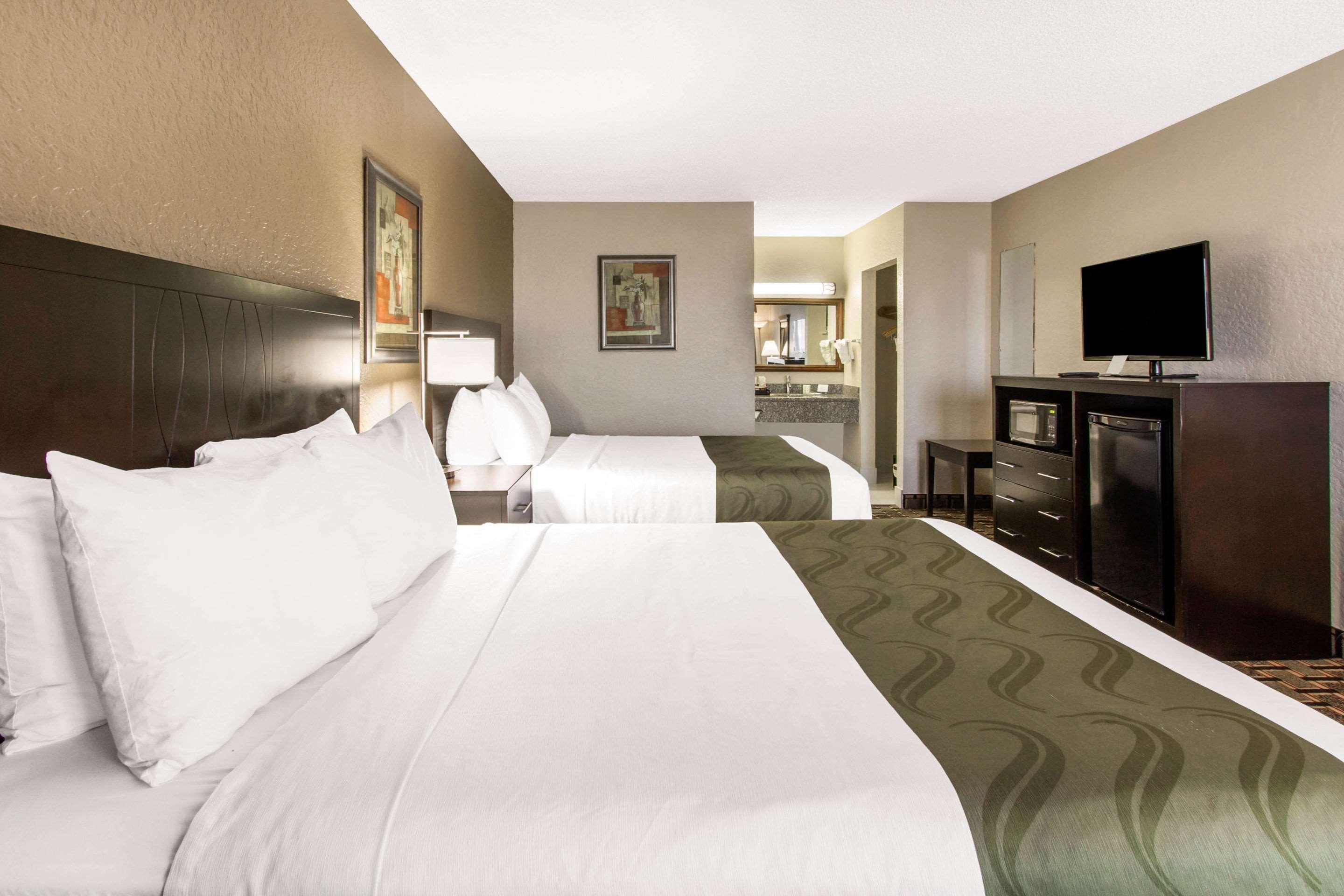 Quality Inn & Conference Center Tampa Exteriör bild