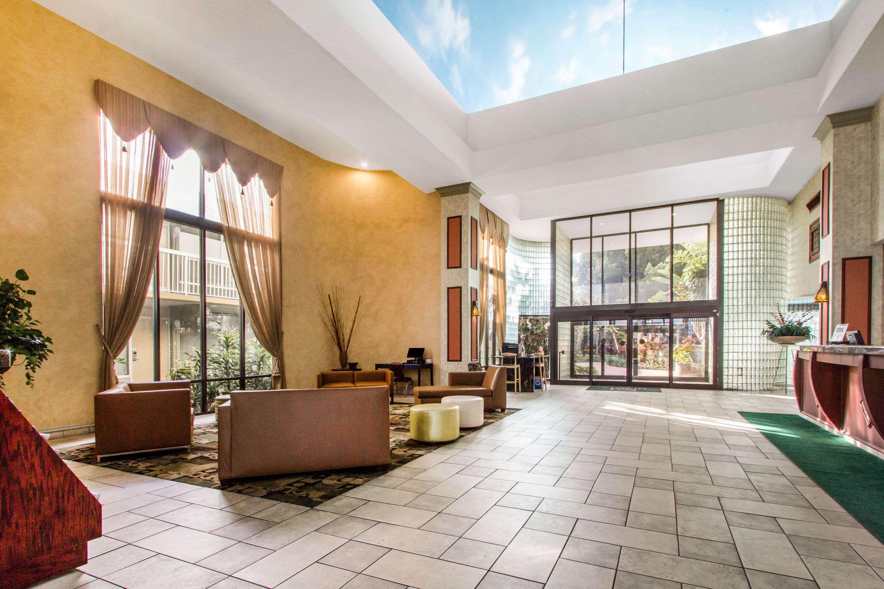 Quality Inn & Conference Center Tampa Exteriör bild