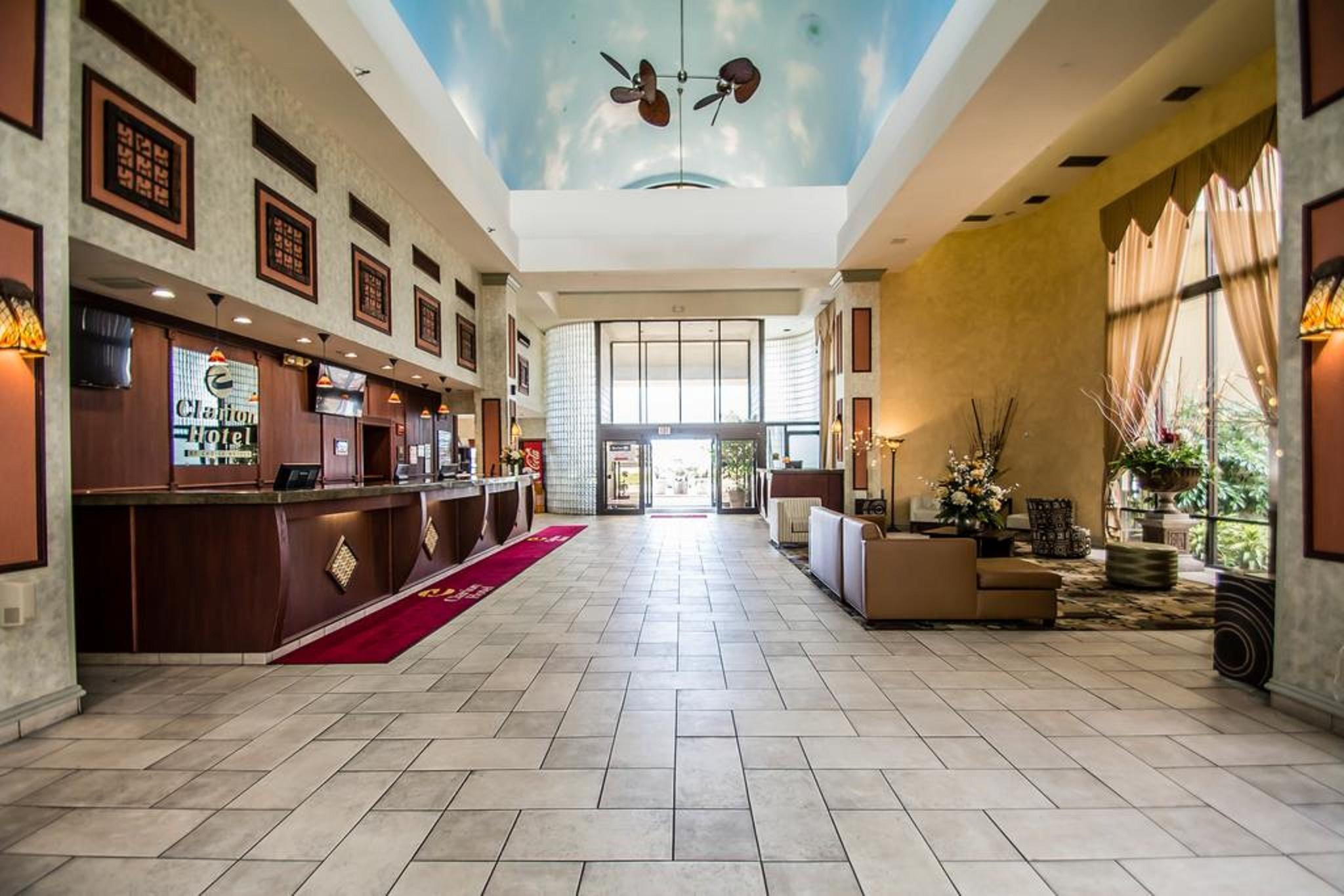 Quality Inn & Conference Center Tampa Exteriör bild