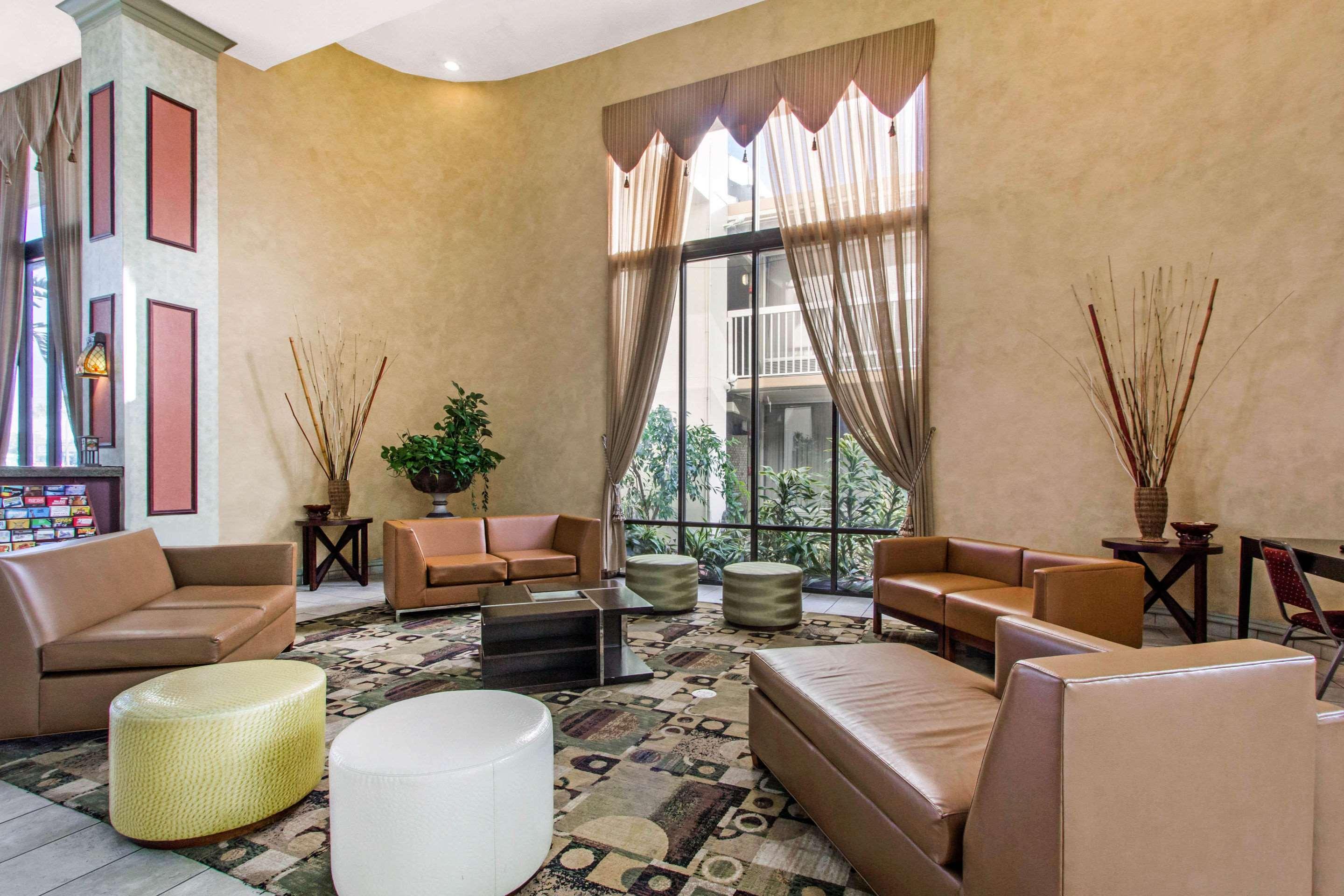 Quality Inn & Conference Center Tampa Exteriör bild