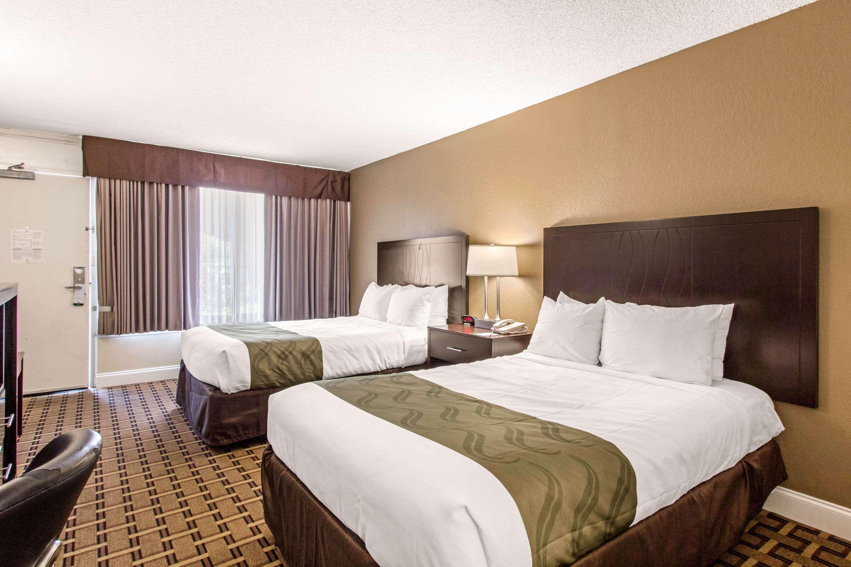 Quality Inn & Conference Center Tampa Exteriör bild