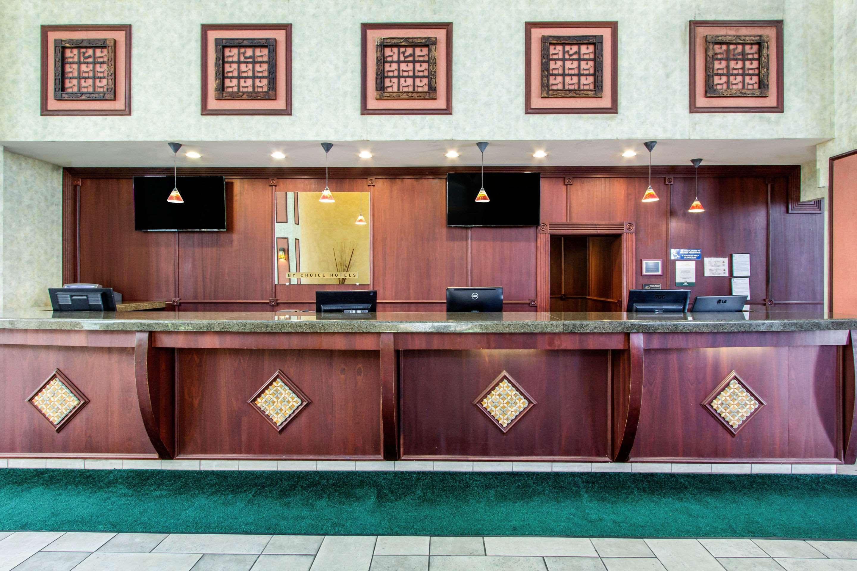 Quality Inn & Conference Center Tampa Exteriör bild