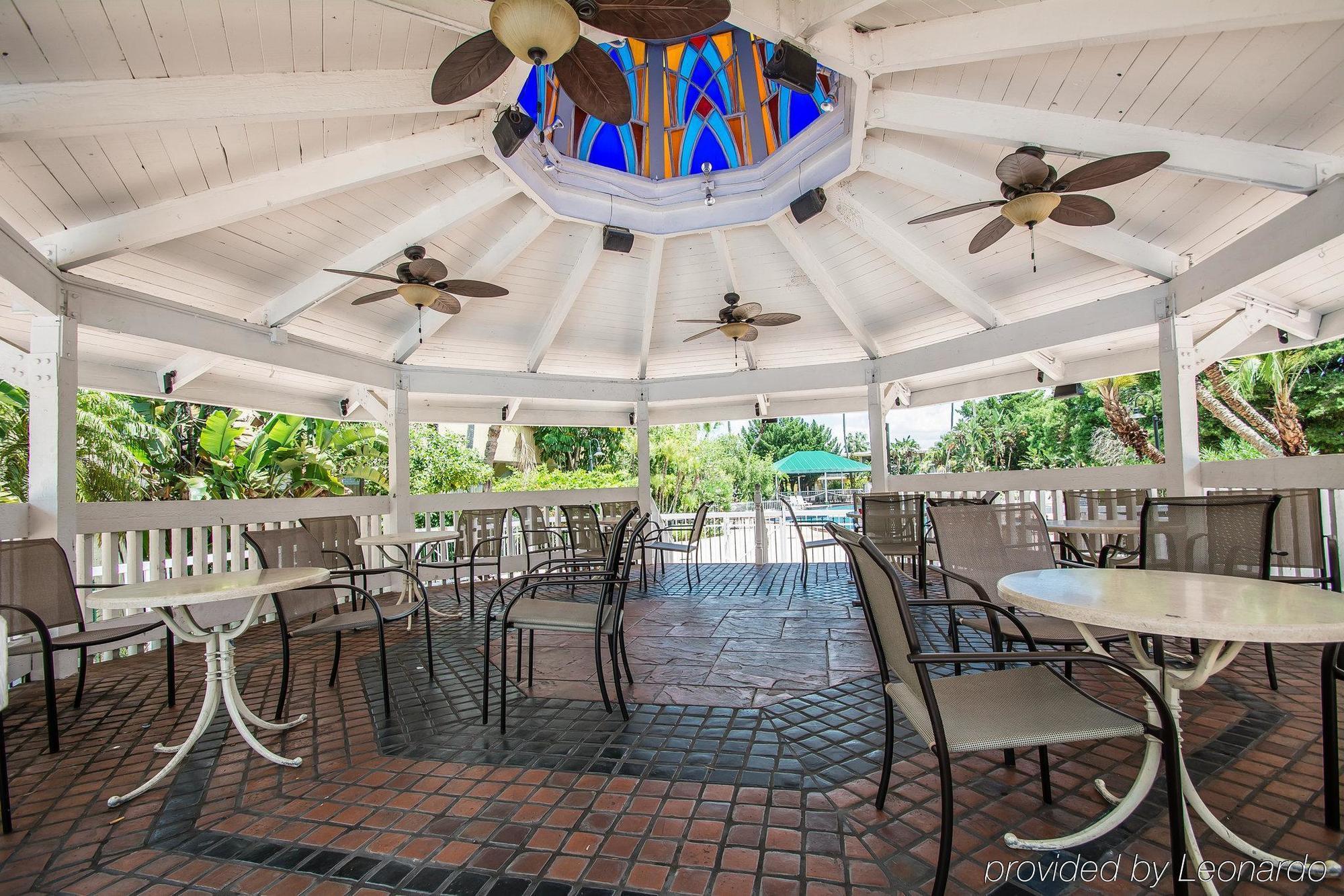 Quality Inn & Conference Center Tampa Exteriör bild