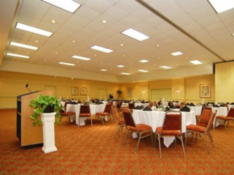 Quality Inn & Conference Center Tampa Exteriör bild