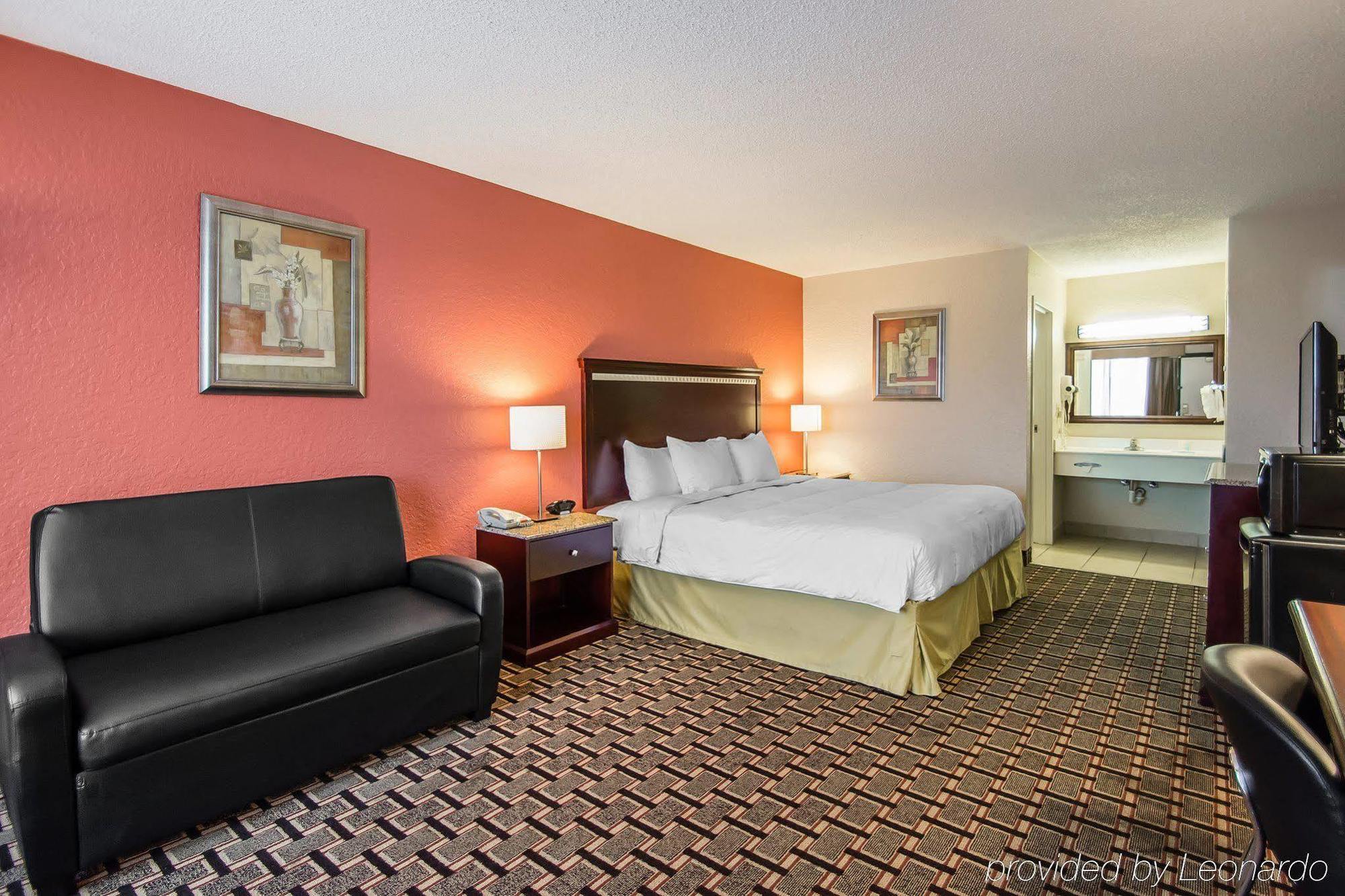 Quality Inn & Conference Center Tampa Exteriör bild
